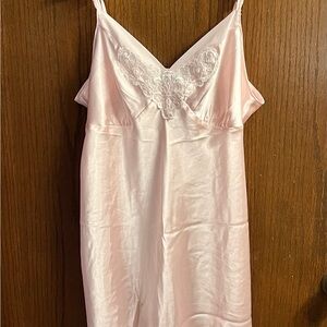 NWOT APT 9 Elegant Pink Lace Trim Nightgown